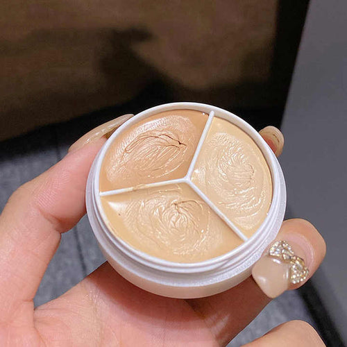 ✨Tri-Color Concealer ✨